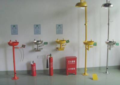 事故應(yīng)急噴淋洗眼器與滅火劑的生產(chǎn)加工
